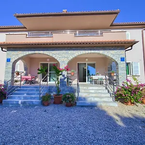  Apartment Stela